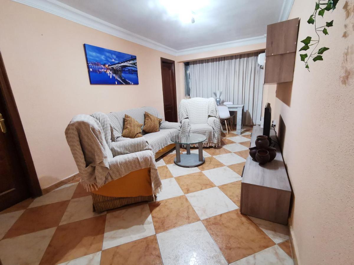 Apartament Sleepin Triana Sewilla Zewnętrze zdjęcie